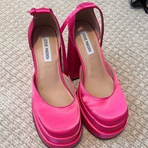 Steve Madden Fuchsia Platform Heels
